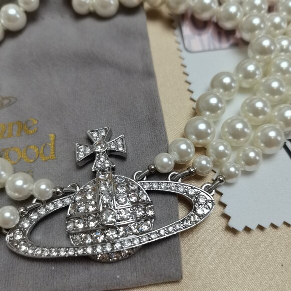 Vivienne Westwood Three Row Pearl Bas Relief Choker - Picture 7 of 14
